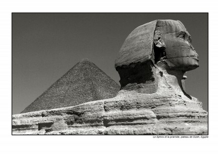 4sphinx et piramide.jpg